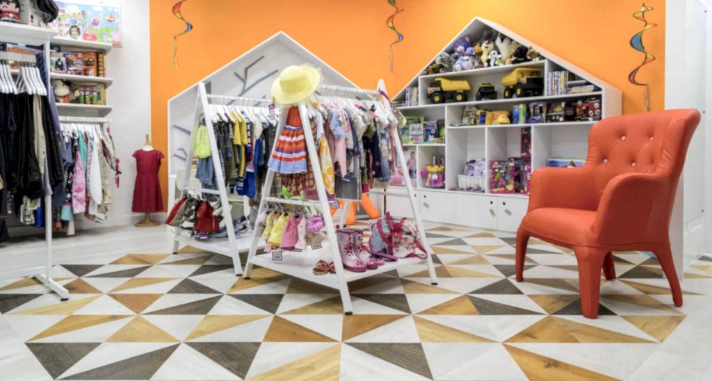 Rainbows_Charity_Shop_Retail_Display_Units_JC_Metalworks_005 charity retail outlet store, fixtures and fittings, store shelving and clothes rails for Rainbows Hospice