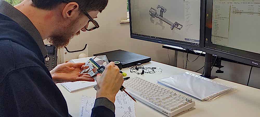 expert metal fabrication engineer in design